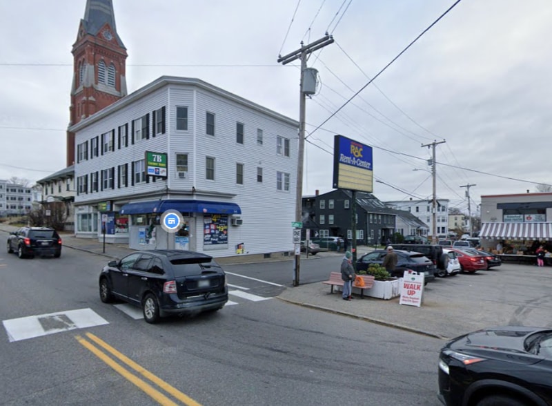 Building Photo - 170 Elm St
