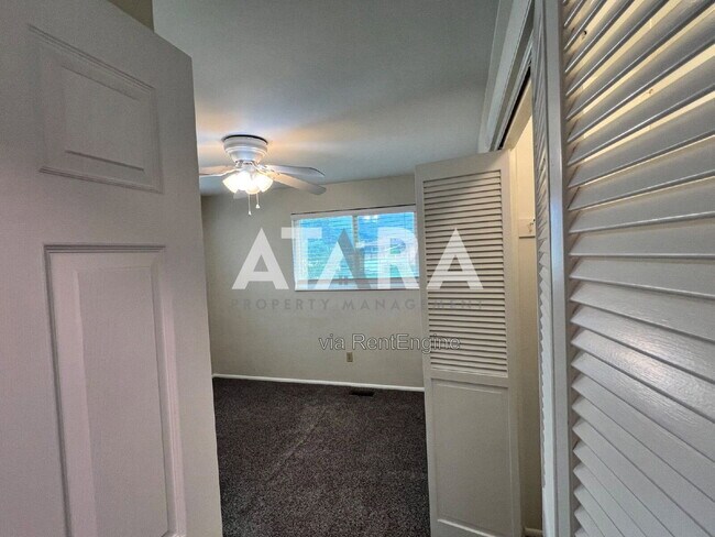 Building Photo - 1374 Marinwood Ave