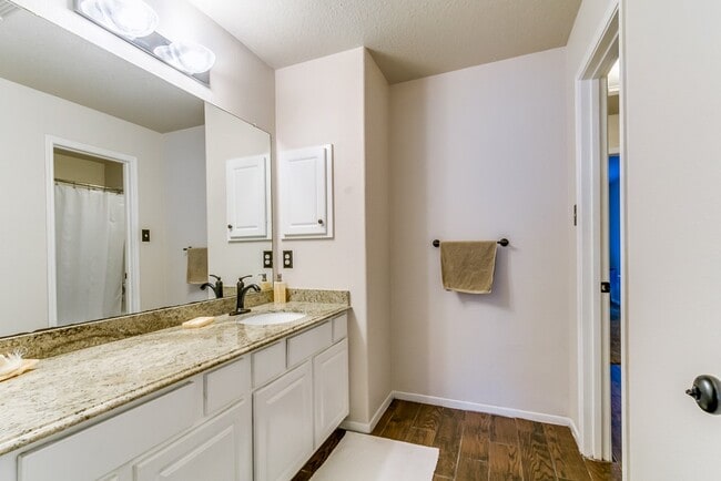 Building Photo - 3715 Slocom Dr