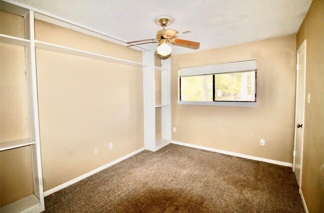Building Photo - 4701 Spring Ln