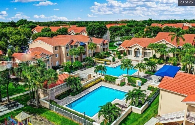 Building Photo - 10610 SW 158th Ct