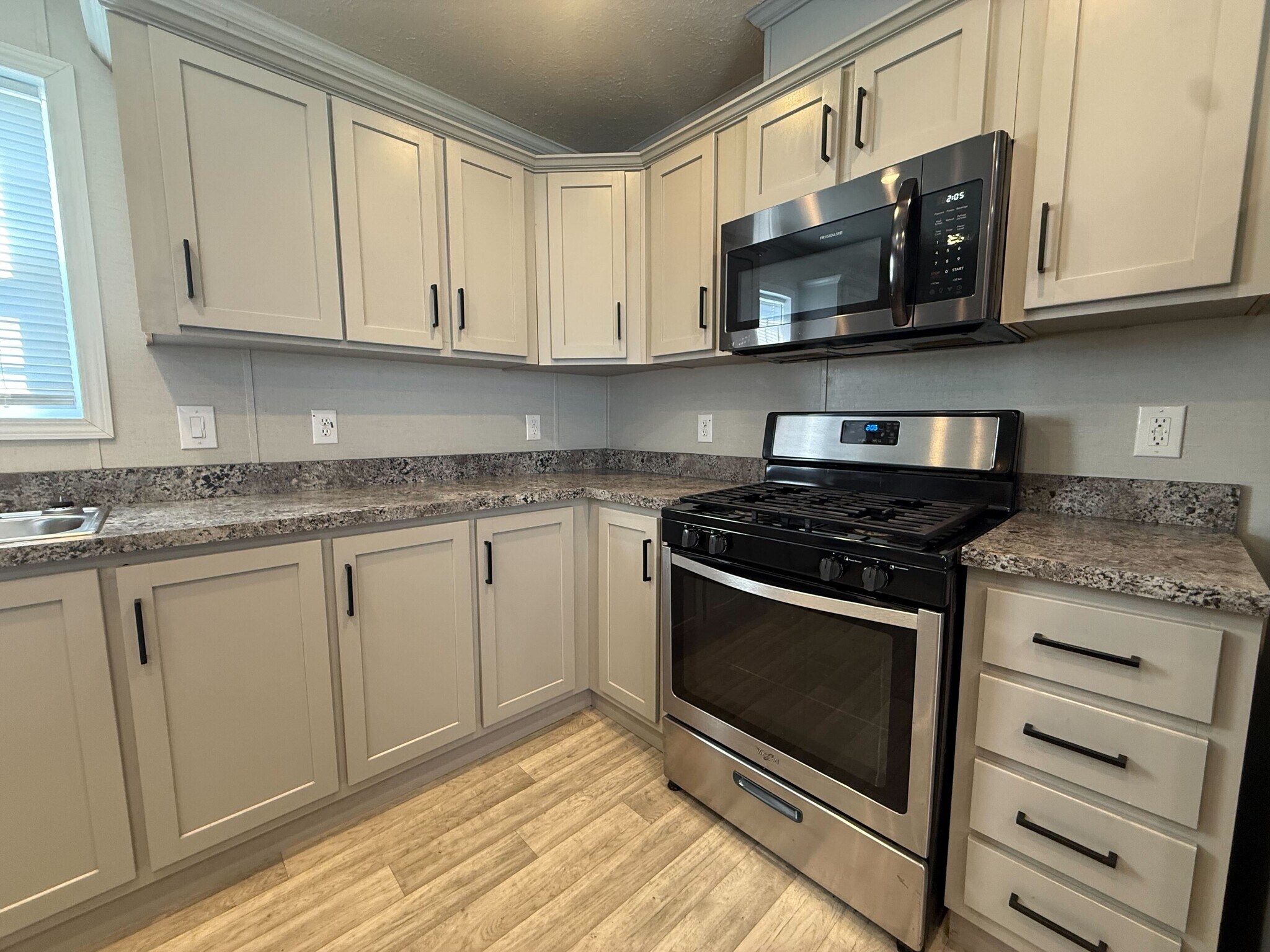 Building Photo - 12211 St Michel Ave