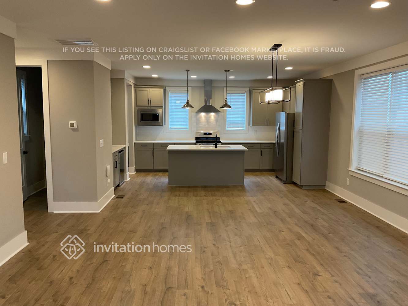 Building Photo - 647 Vernon Ave