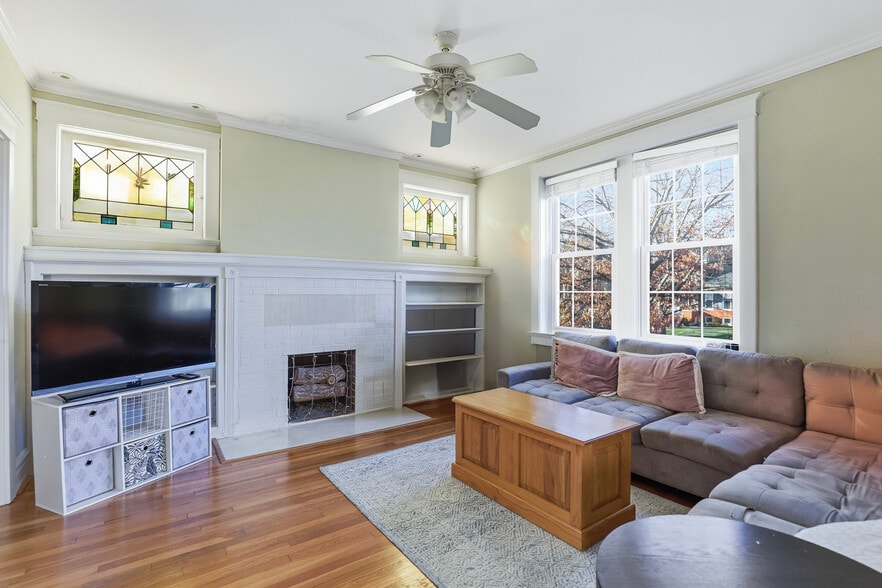 Building Photo - 7106 Forsyth Blvd