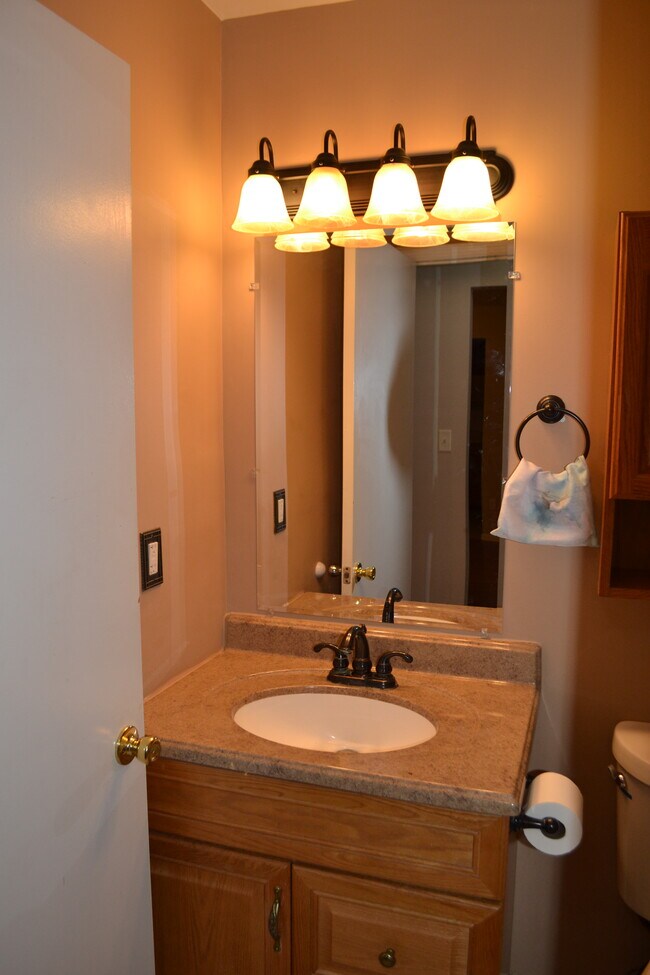 Building Photo - 51 Brookside Ln