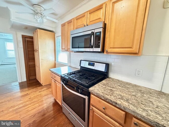 Building Photo - 1087 Buttonwood Ave