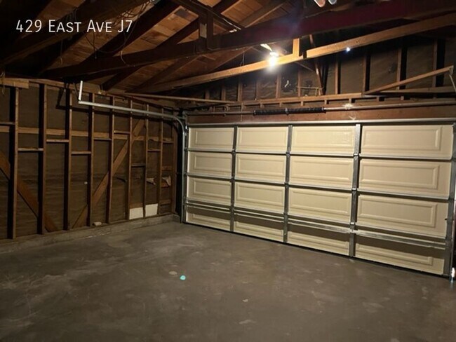 Building Photo - 429 East Ave J7-