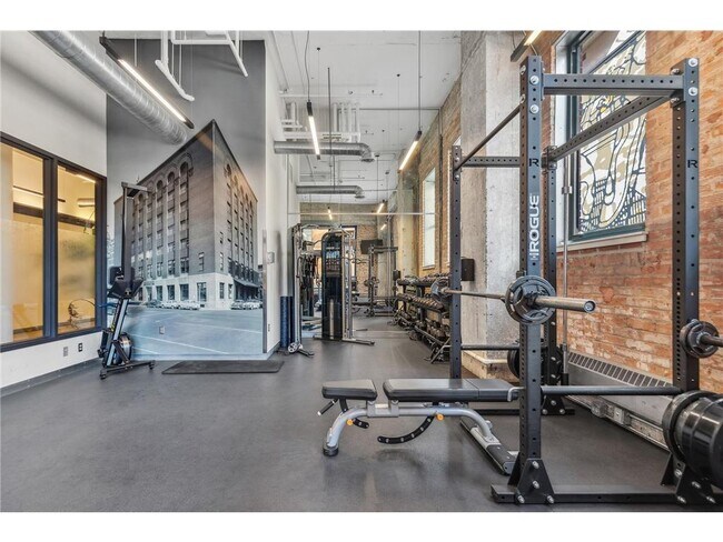 Building Photo - 250 Park Ave