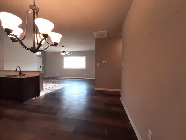 Building Photo - 9733 Grosbeak Ln