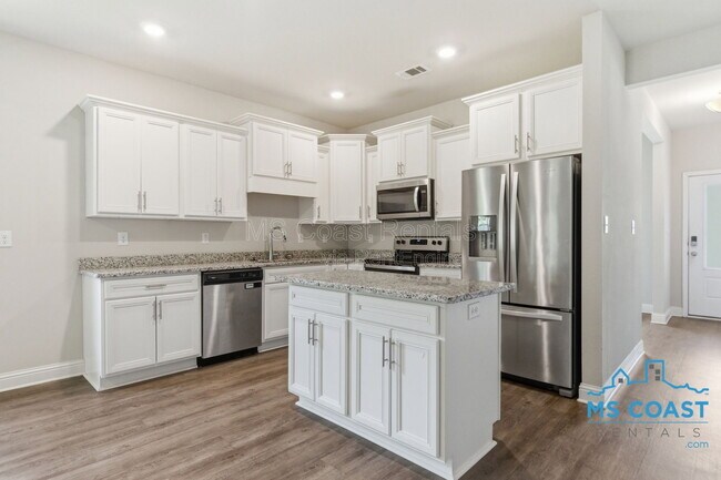 Building Photo - 5723 Overland Dr