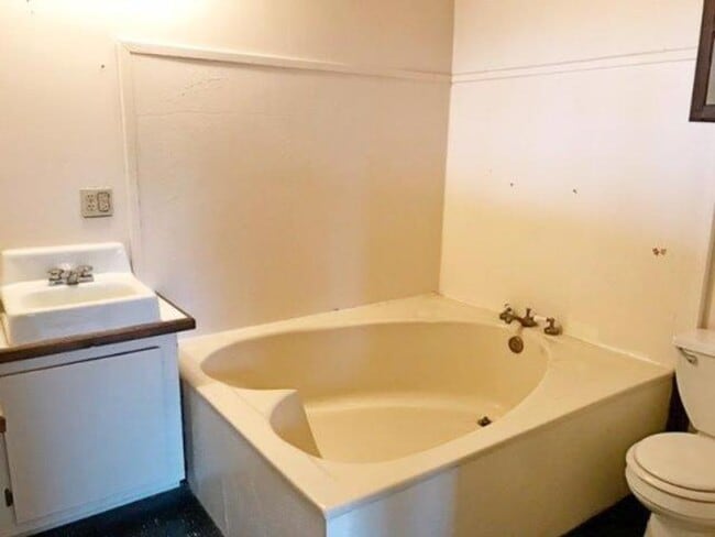 Building Photo - 307 High St