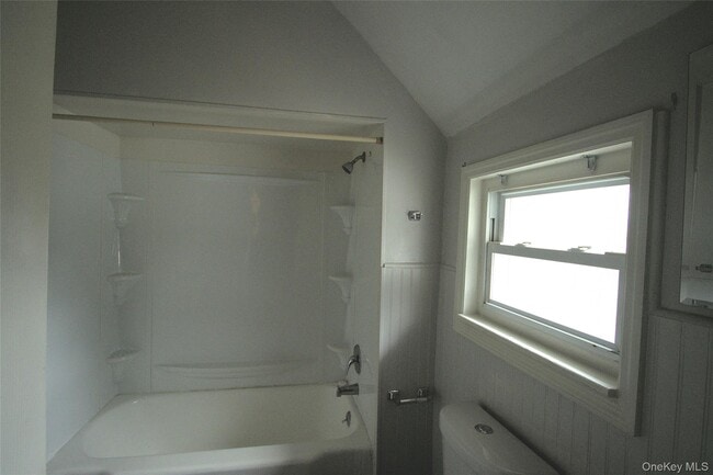 Building Photo - 9 Spring St