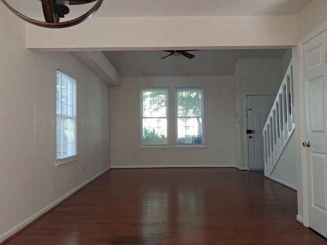 Building Photo - 186 Lees Mill Rd.