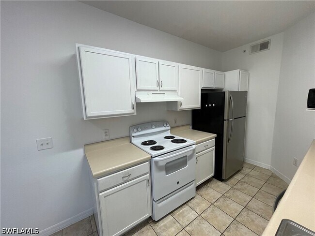 Building Photo - 7915 Preserve Cir