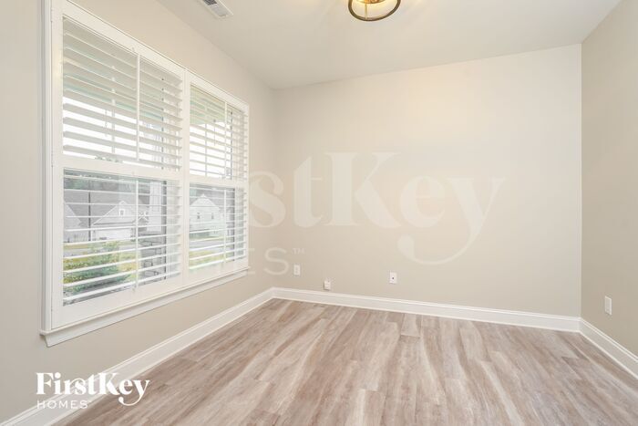Building Photo - 5587 Siler St