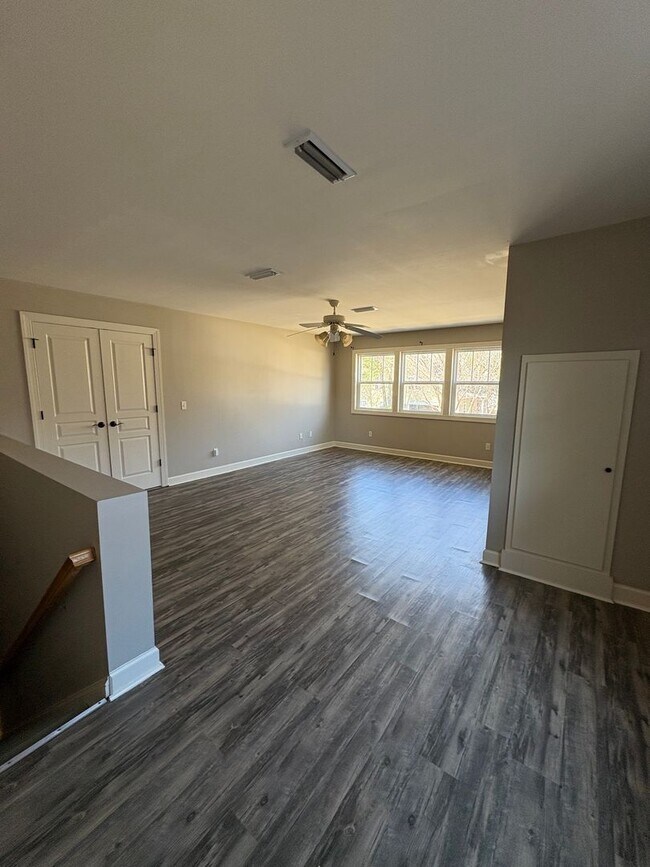 Building Photo - 540 Orchard Cir