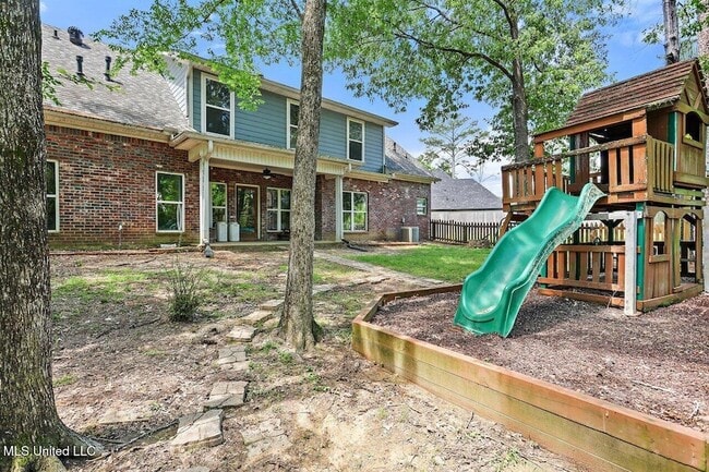 Building Photo - 114 Parkway Cove