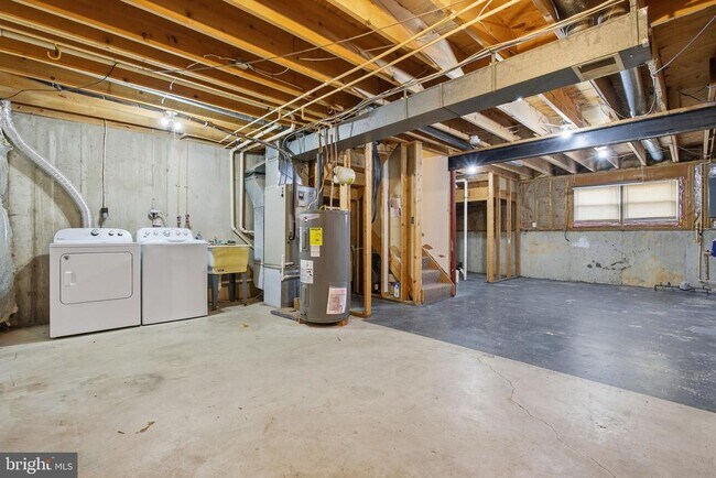 Building Photo - 1109 Oak View Dr