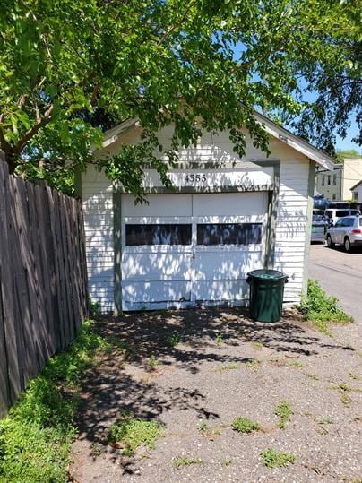 Building Photo - Charming 2-Bedroom Retreat in the Heart of Minneapolis! 7/1/2026