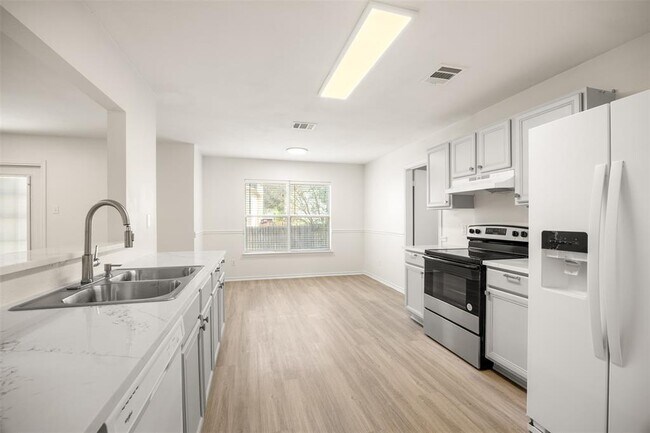 Building Photo - 1114 Thorn Creek Pl