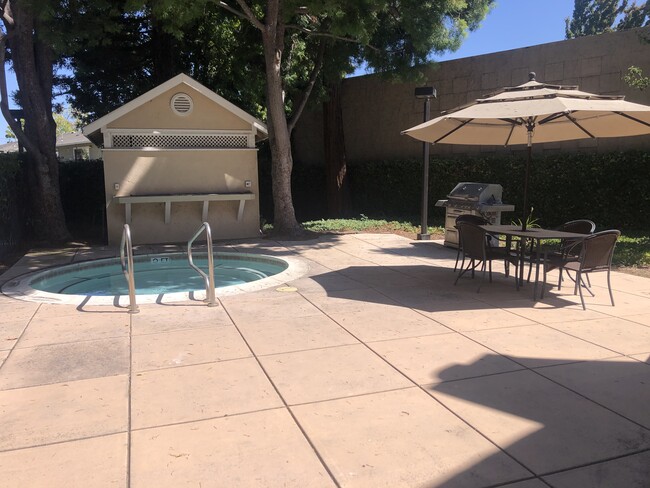 Spa (adjacent to unit) - 631 E El Camino Real