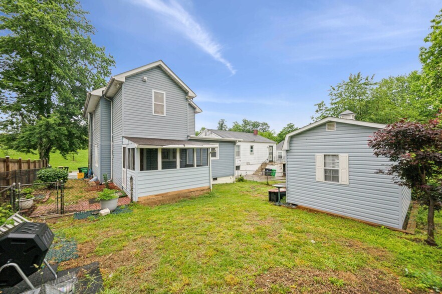 Building Photo - 4311 Quinn St