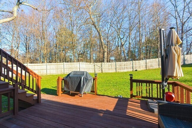 Building Photo - 110 Oswego St