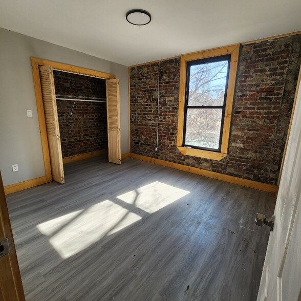 Building Photo - 295-297 Congress St