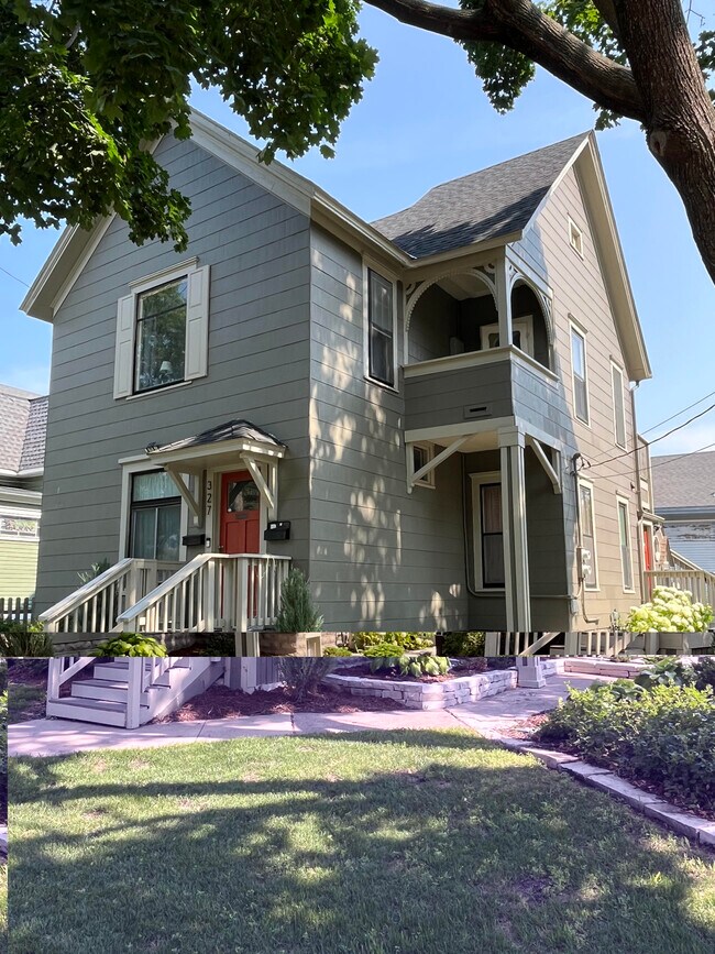 Building Photo - 327 5th St SE
