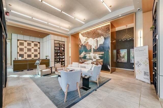 Building Photo - 25 Christopher Columbus Dr