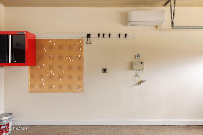 Building Photo - 225 Woodhaven Rd