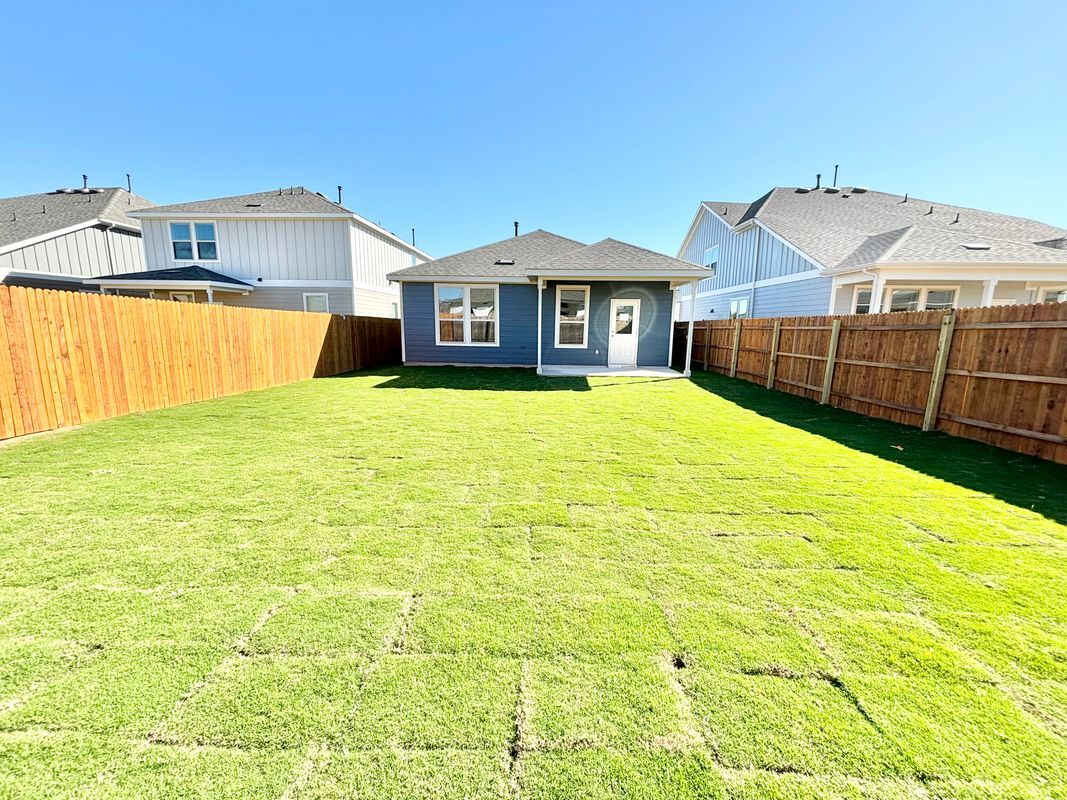 Building Photo - 117 Redonda Dr