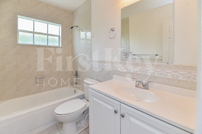 Building Photo - 16941 SW 119th Ct