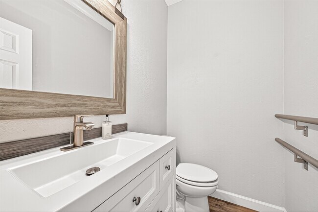 Building Photo - 14015 Wheatbridge Dr