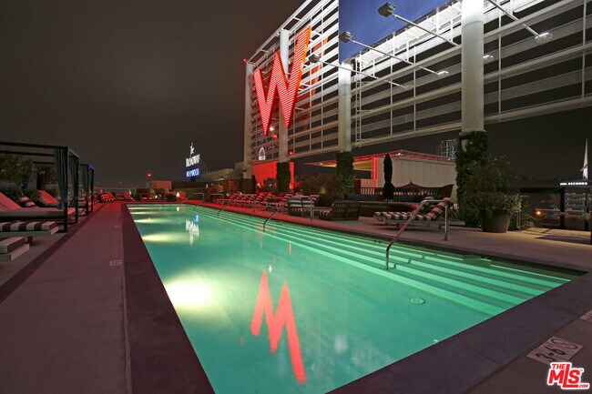 Building Photo - 6250 Hollywood Blvd