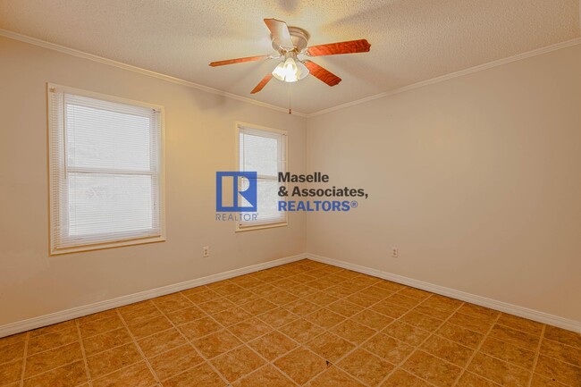 Building Photo - 3 Bed/2.5 Bath in Brookwood Subdivision