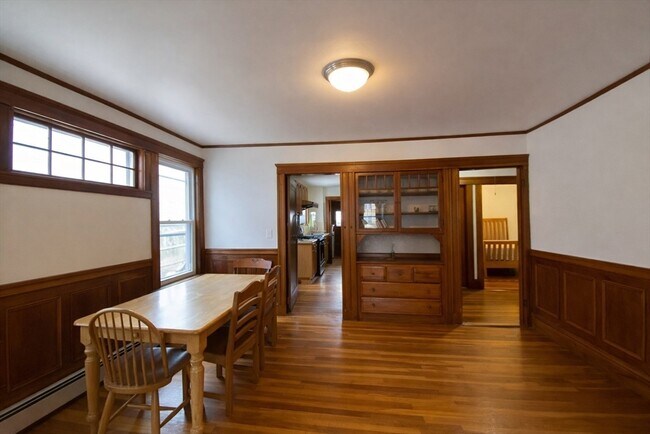 Building Photo - 23 Menotomy Rd