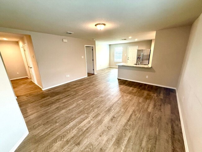 Building Photo - 7614 Crestway Ridge