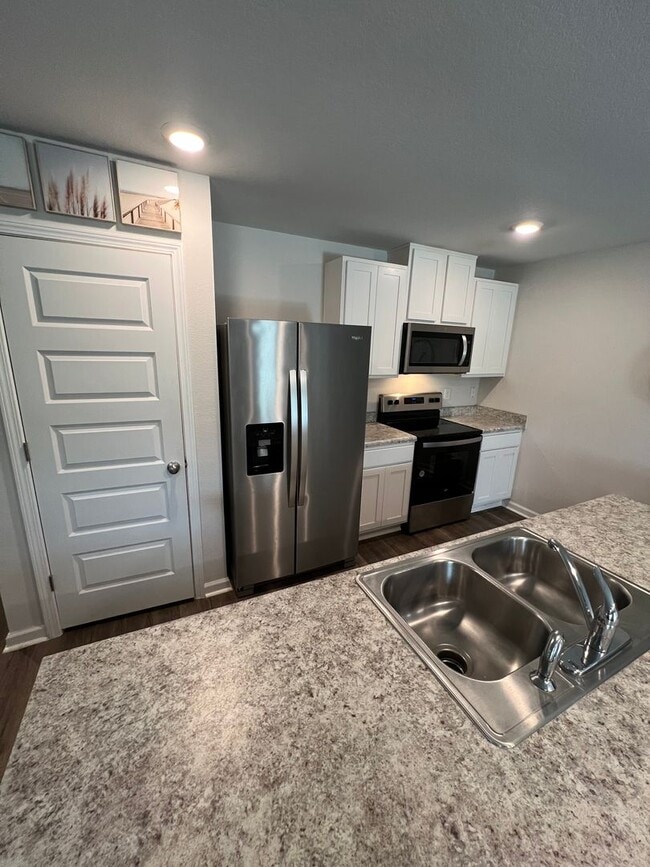Building Photo - Beautiful, Pace 3/2 Home  with Playgrounds...