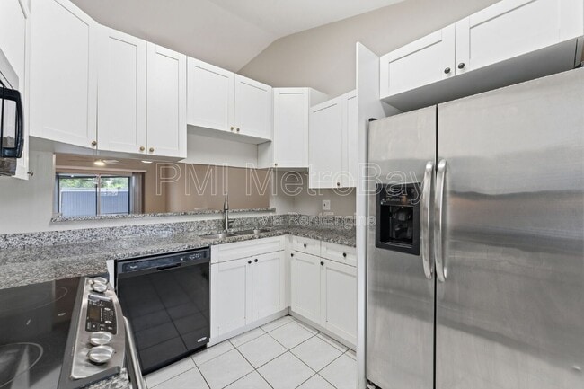 Building Photo - 3306 Laurel Dale Dr
