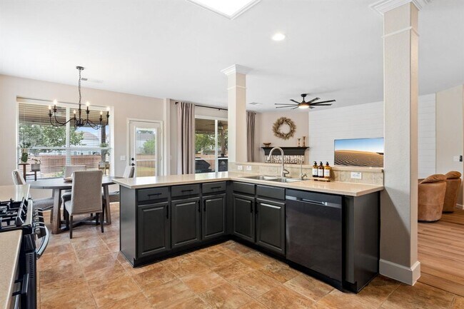 Building Photo - 154 Larch Cove