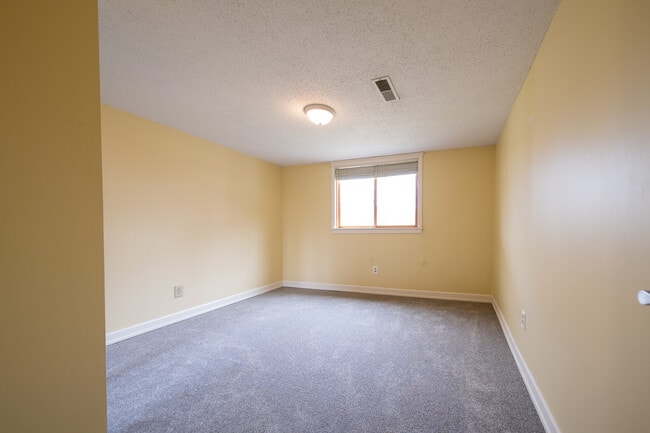 Building Photo - 6045 Covington Terrace