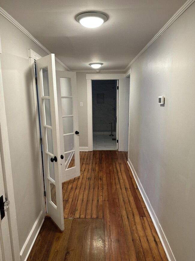 Building Photo - 313 Capital Ave