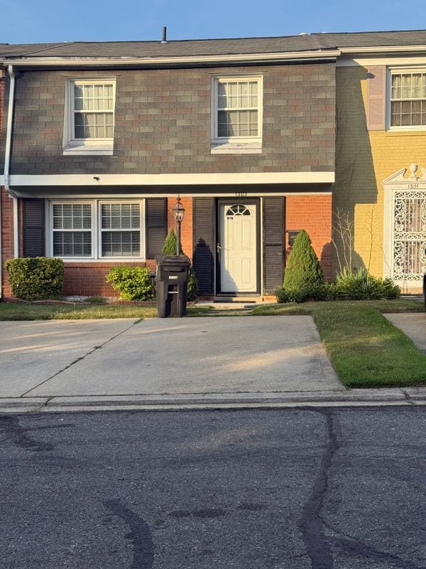 Building Photo - 1303 Potomac Heights Dr