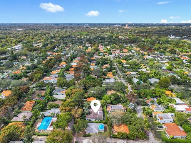 Building Photo - 231 Fluvia Ave