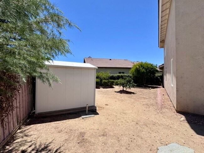Building Photo - Murrieta Home with 6 Bedrooms plus a Bonus...