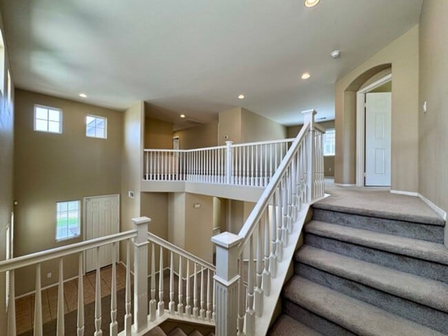 Building Photo - 4 Bedroom Menifee home on Menifee Lakes Go...
