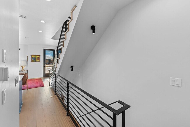 Building Photo - 85 Haverly St