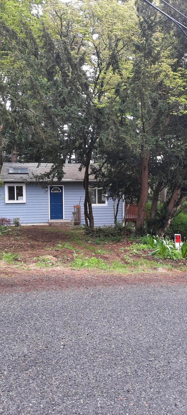 Building Photo - 1708 Sapphire Trail