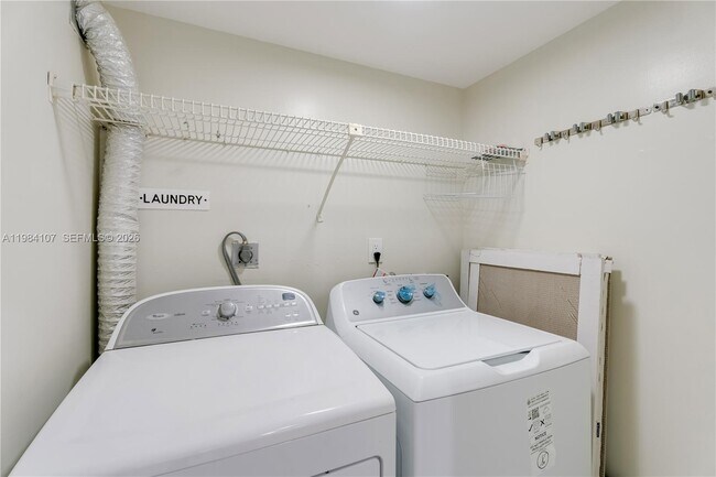 Building Photo - 1 Grove Isle Dr